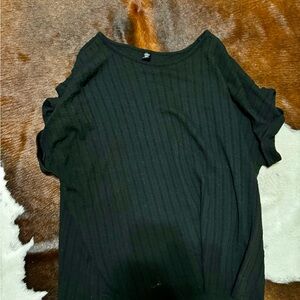 Short sleeve, rolled sleeve, textured top